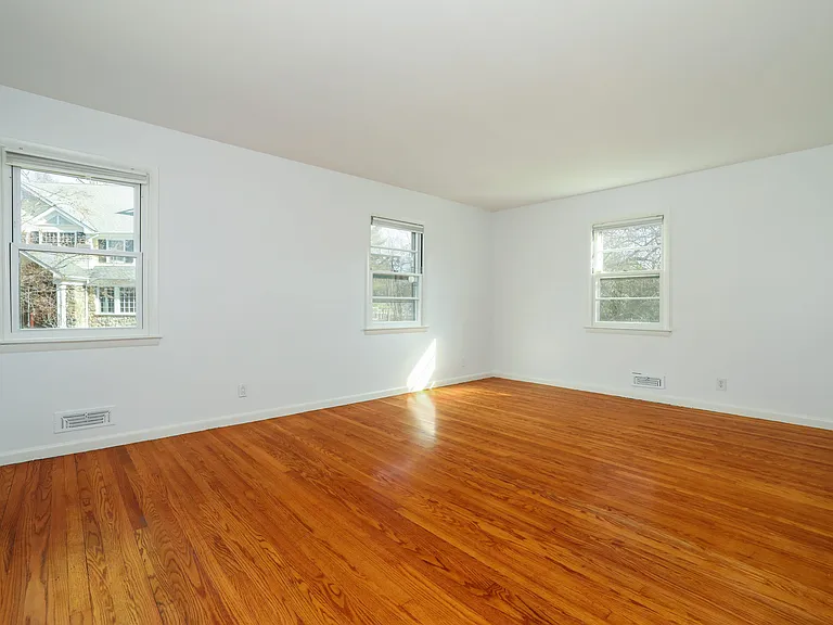 65 Lincoln Rd — Photo 11