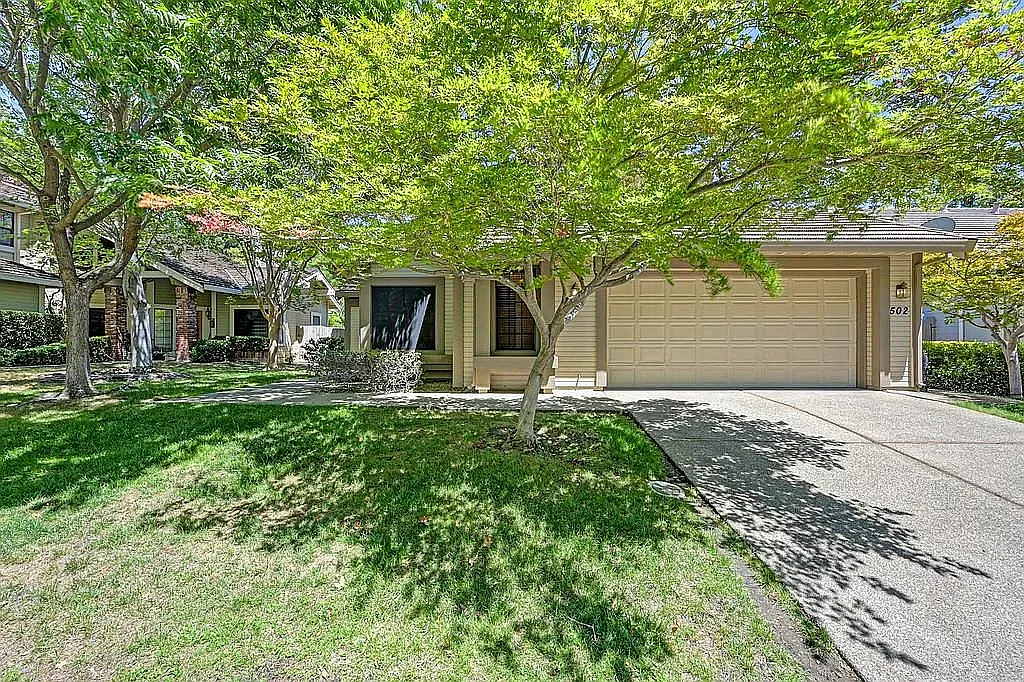 3 bed, 1844 sqft, $3,650 — Photo 2