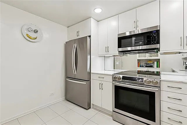 2100 Saint Charles Ave #5M — Photo 9