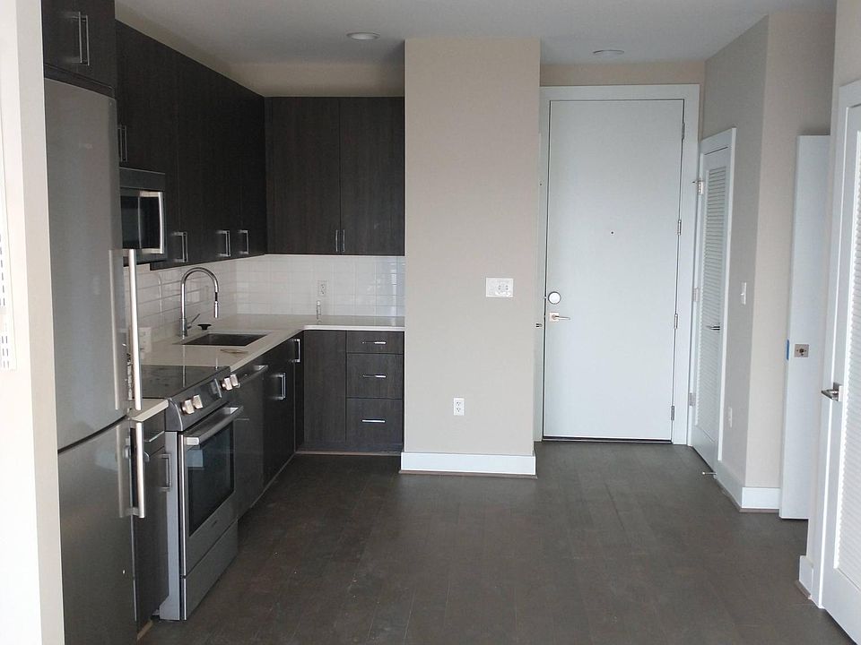 The kitchen and dining area