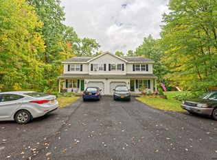 11 Fellows Rd, Halfmoon, NY 12065