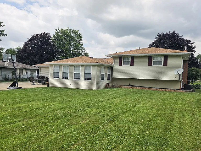 968 Dianewood Dr — Photo 8