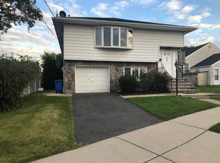 942 Schopmann Dr, Secaucus, NJ 07094