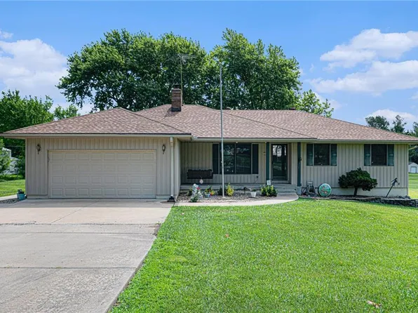 21830 155th St, Basehor, KS 66007