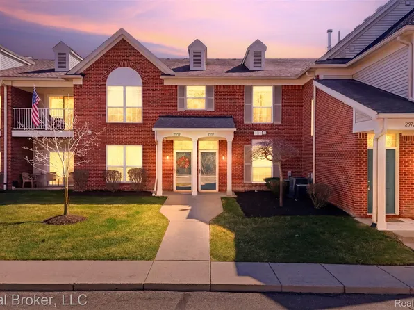 29717 Nottingham Cir, Livonia, MI 48152