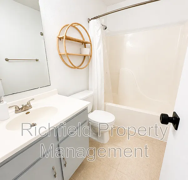 1704 Crimson Ln — Photo 17