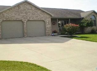 1317 Hilton Head Ct, Defiance, OH 43512