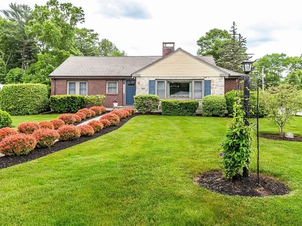 31 Harlan Dr, Brockton, MA 02301
