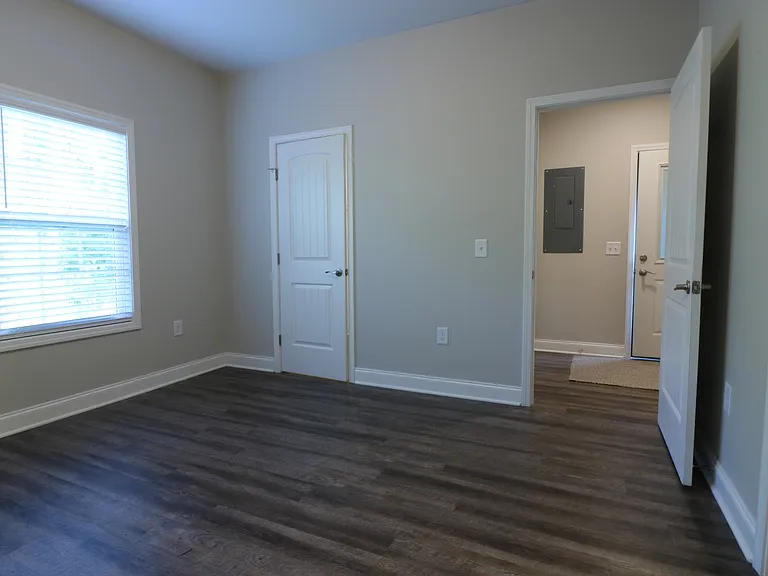 383 E Woodland Dr — Photo 12