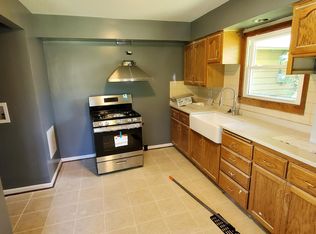 4316 E Elm Rd, Oak Creek, WI 53154