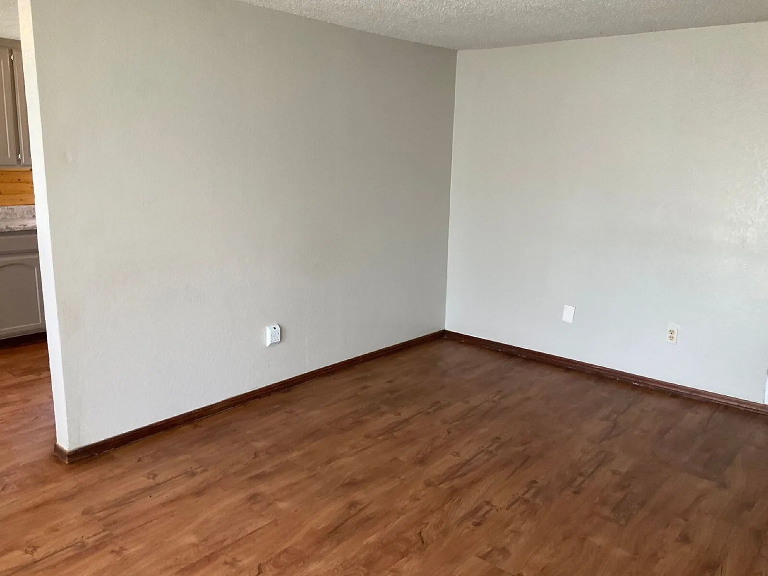 3 bed, 1.5 bath, 1040 sqft, $1,200 — Photo 3