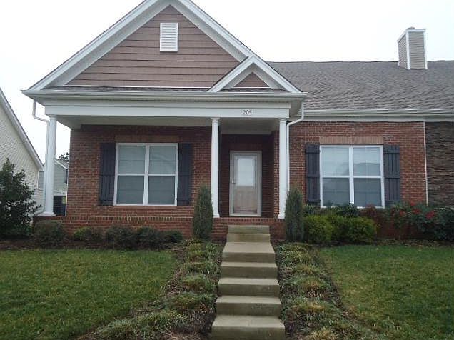 1st image of 205 Turnberry Cir