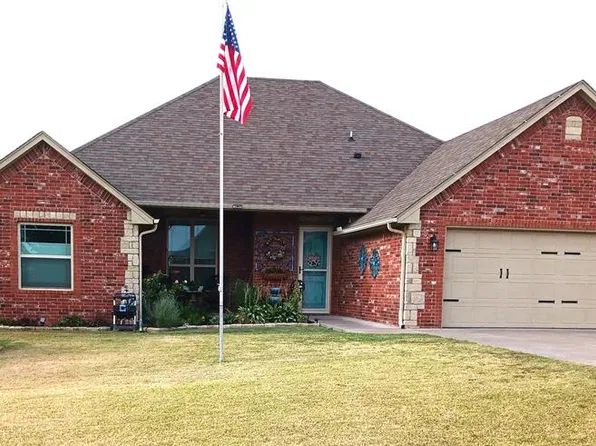 2706 Eagle Lake Dr, Blanchard, OK 73010