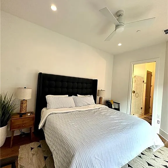 210 Glasgow Ln — Photo 18