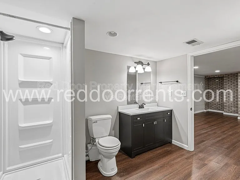 412 N Merrill St — Photo 21