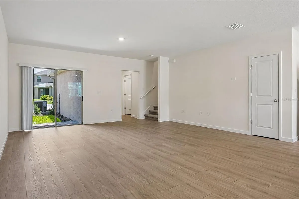 3 bed, 2.5 bath, 1567 sqft, $2,900 — Photo 4
