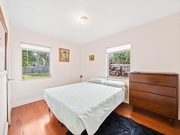 5th image of 1700 Glendon Dr