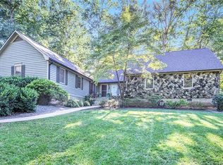 306 Brookmeade Dr, Statesville, NC 28625