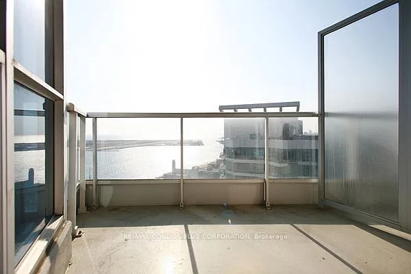 218 Queens Quay W #2611 — Photo 35