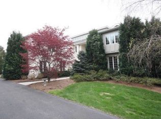 879 Greenbriar Dr, State College, PA 16801