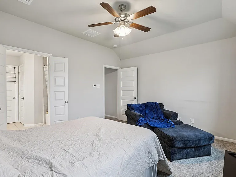 7333 Hinsdale Dr — Photo 16