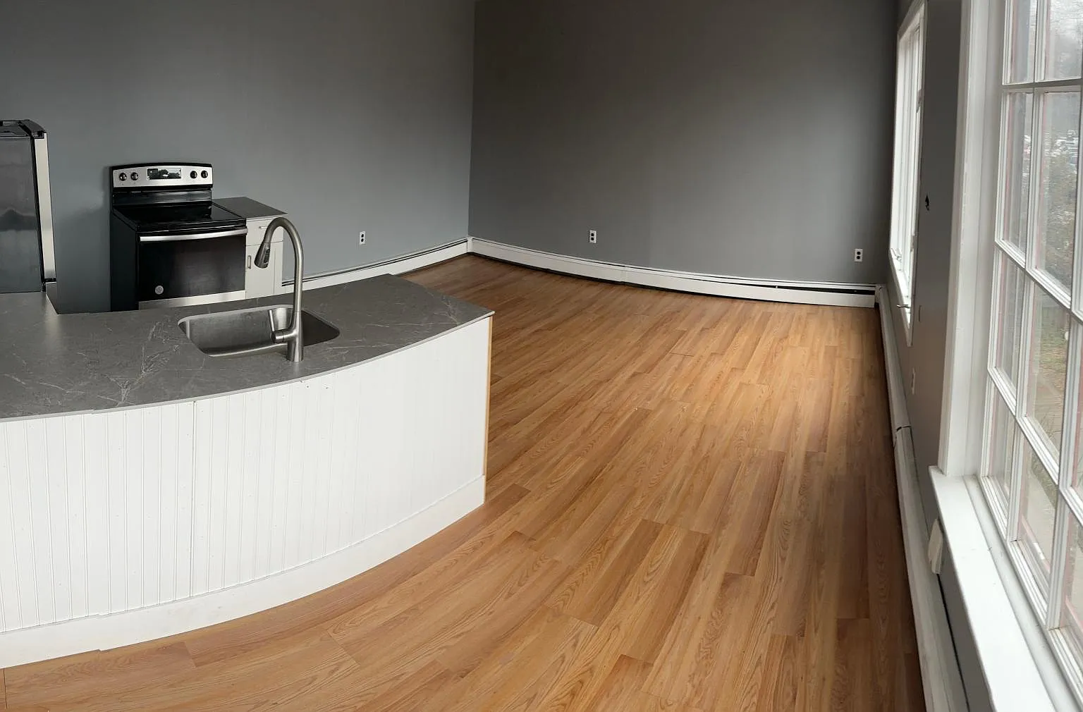 Studio, 350 sqft, $1,875 — Photo 3