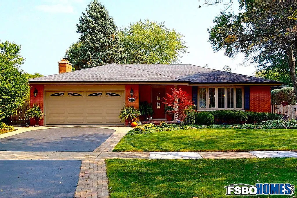 811 S Robert Dr photo 1