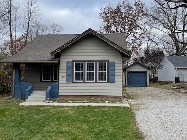 211 Hillsdale Ave, Greencastle, IN 46135