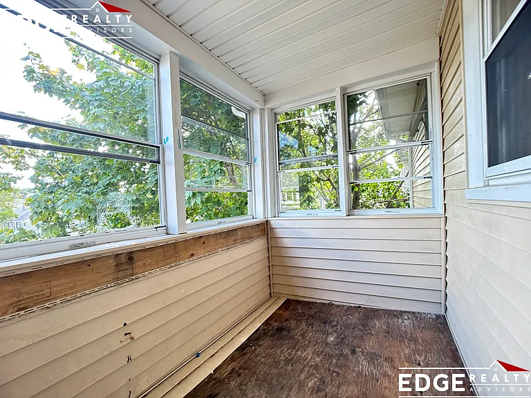139 Edenfield Ave — Photo 4