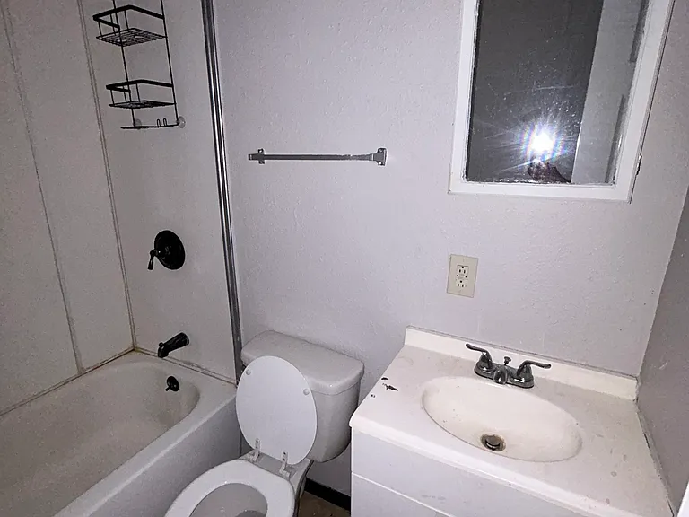 12 Agnes Dr — Photo 6
