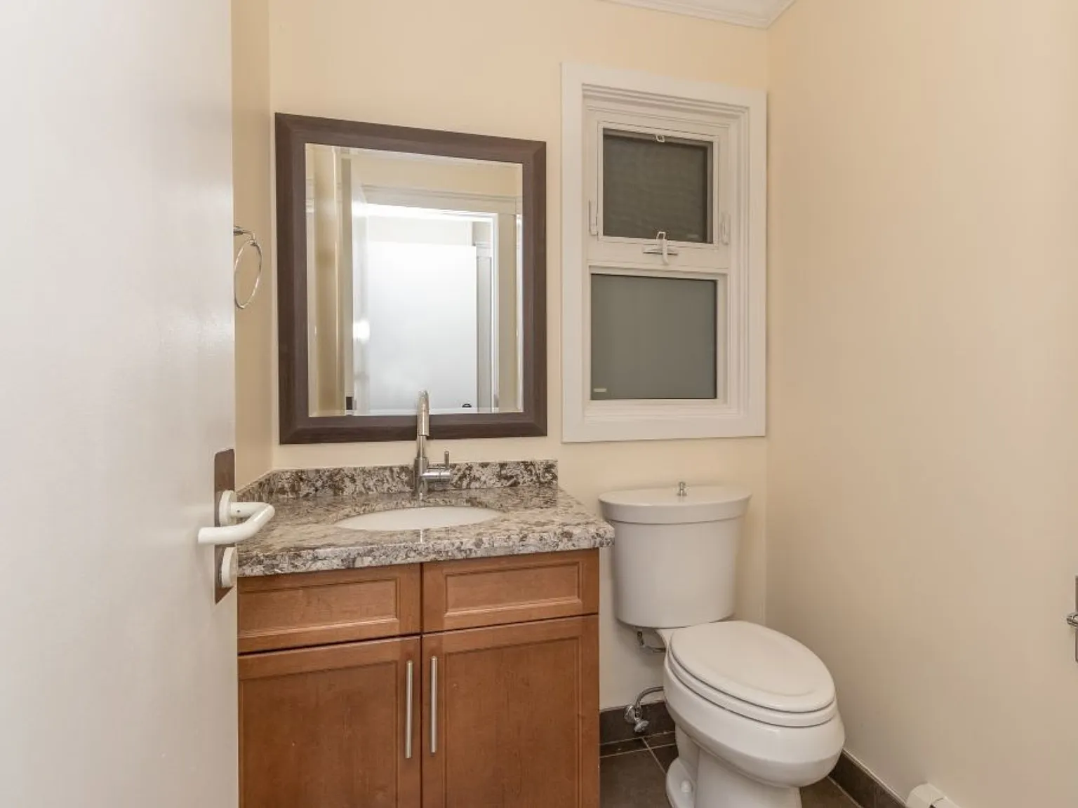 4 bed, 3520 sqft, $6,950 — Photo 3