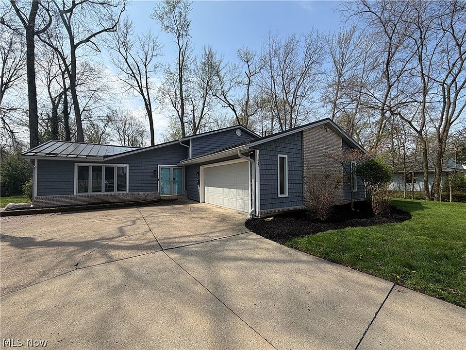 1st image of 32847 Redwood Blvd