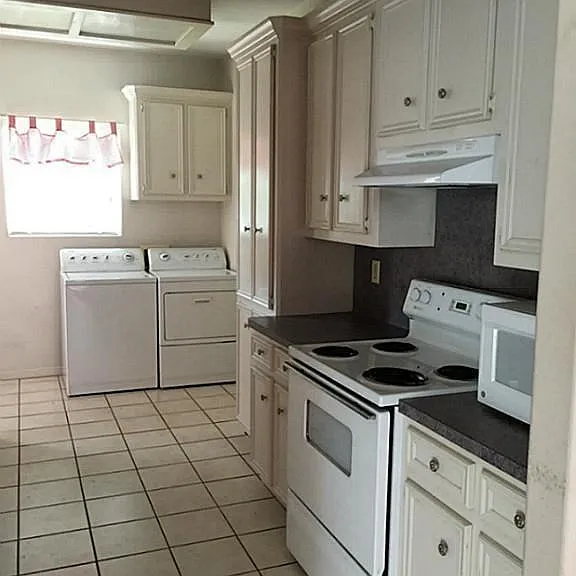 306 Bush Dr — Photo 9