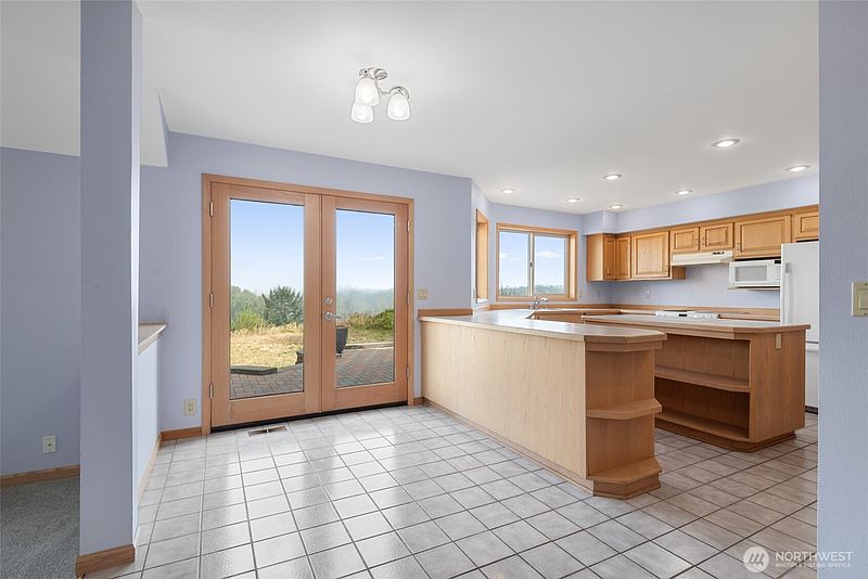 5th image of 860 Hunt Road