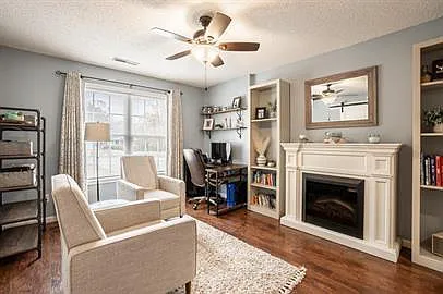 20 Doctors Ct — Photo 11