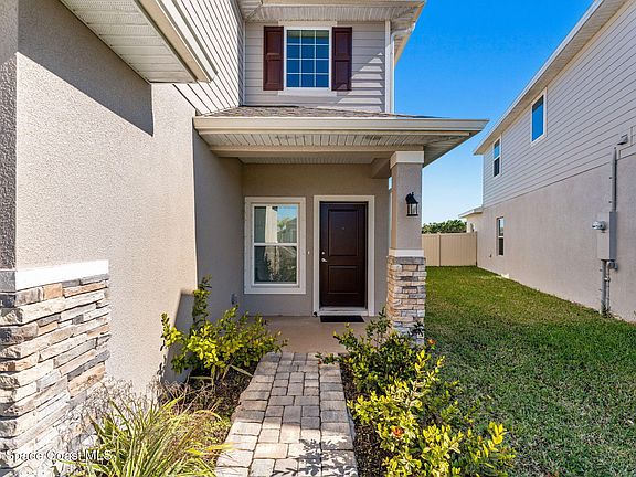 2nd image of 1092 Canfield Cir SE