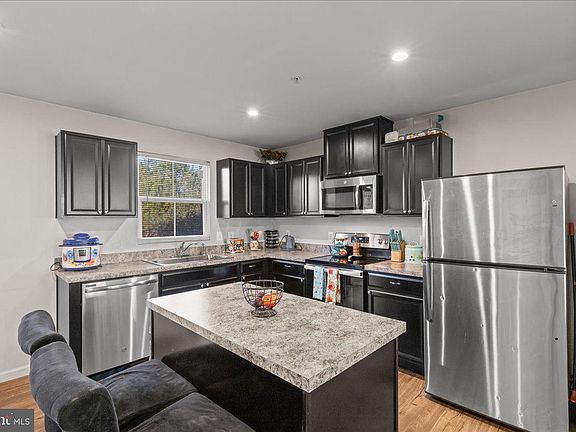 2nd image of 21840 Primrose Willow Ln Unit B