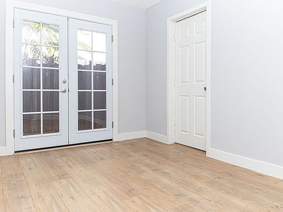 5th image of 5423 N Willow Crest Ave #5425