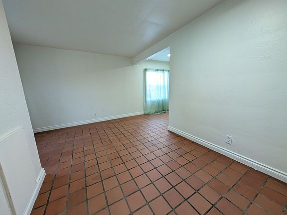 2nd image of 354 Hill St #Gt3