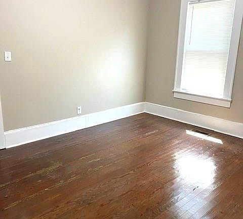 3rd image of 1111 Boulevard