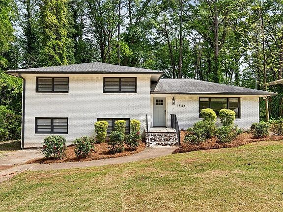 2nd image of 1344 Midlawn Dr