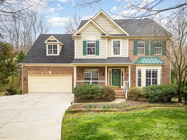 122 Lyman Oak Ct, Fort Mill, SC 29715