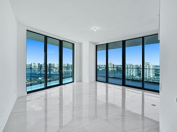 5th image of 18975 Collins Ave #2405R
