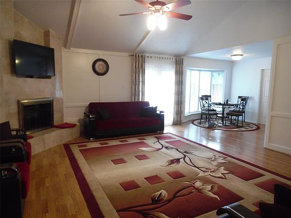 3rd image of 11922 Manorgate Dr