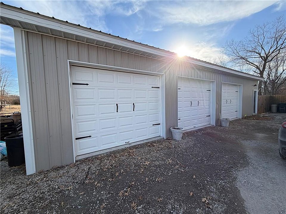 2nd image of 8549 SE 116th Hwy