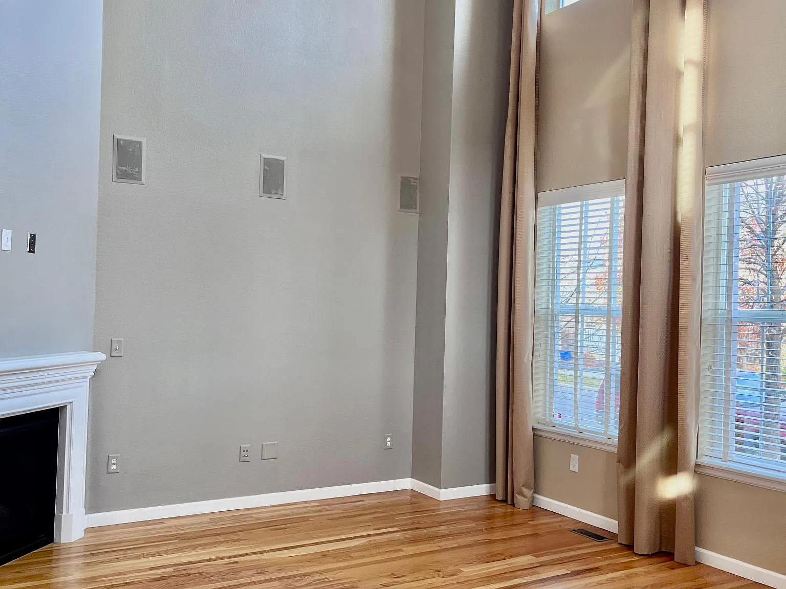 3 bed, 3.5 bath, 2300 sqft, $2,950 — Photo 3