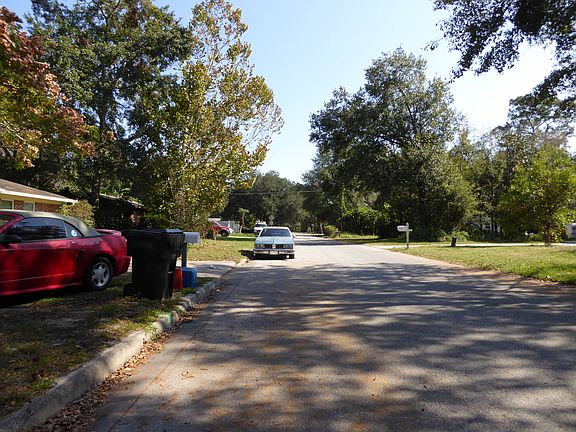 5th image of 2198 NW 42nd Ave