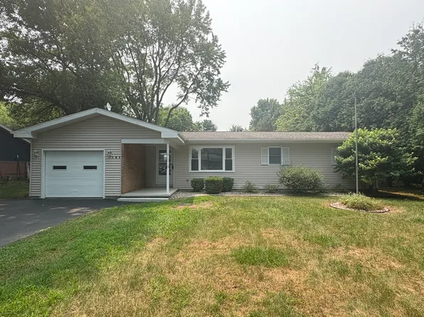 107 Briarcliff Dr, Liberty Center, OH 43532