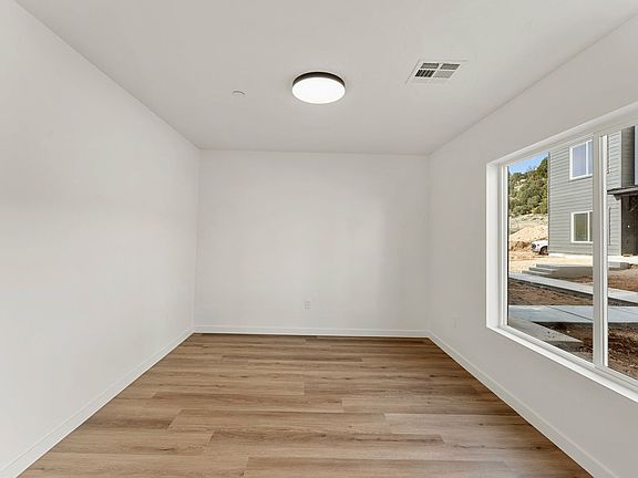3rd image of 209 S 1400 W #303-1