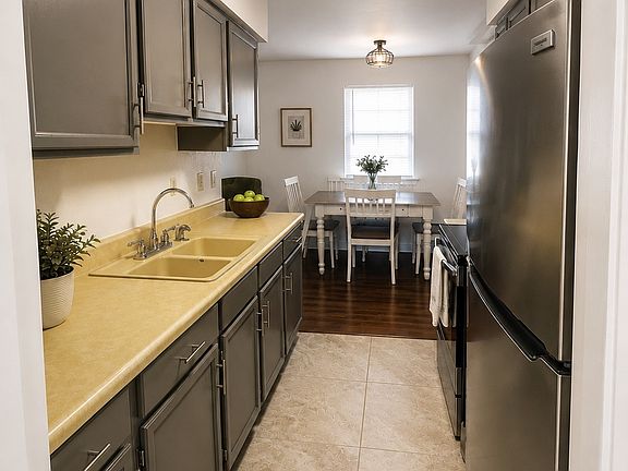 2nd image of 1217 Towncreek Dr